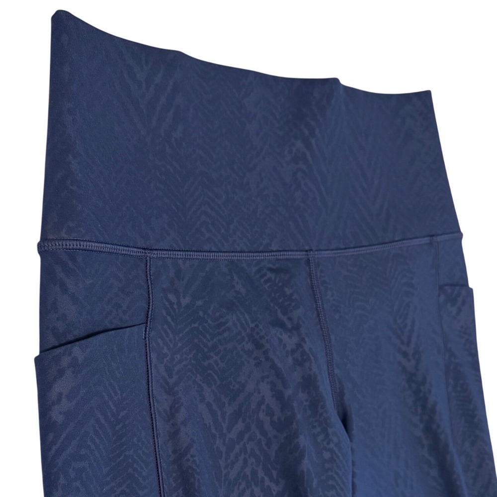 Athleta Salutation Stash Pocket II 7/8 Tight Navy Blue Chevron Animal‎ Print S - Picture 2 of 5